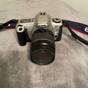 Canon Rebel 2000 film camera, original case battery operated great condition
